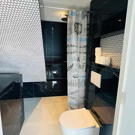 Stijlvol En Comfortabel In Rustige Wijk ניימכן